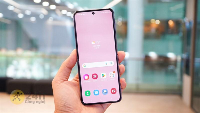 Màn hình phụ Galaxy Z Flip4 lên đến 2.1 inch