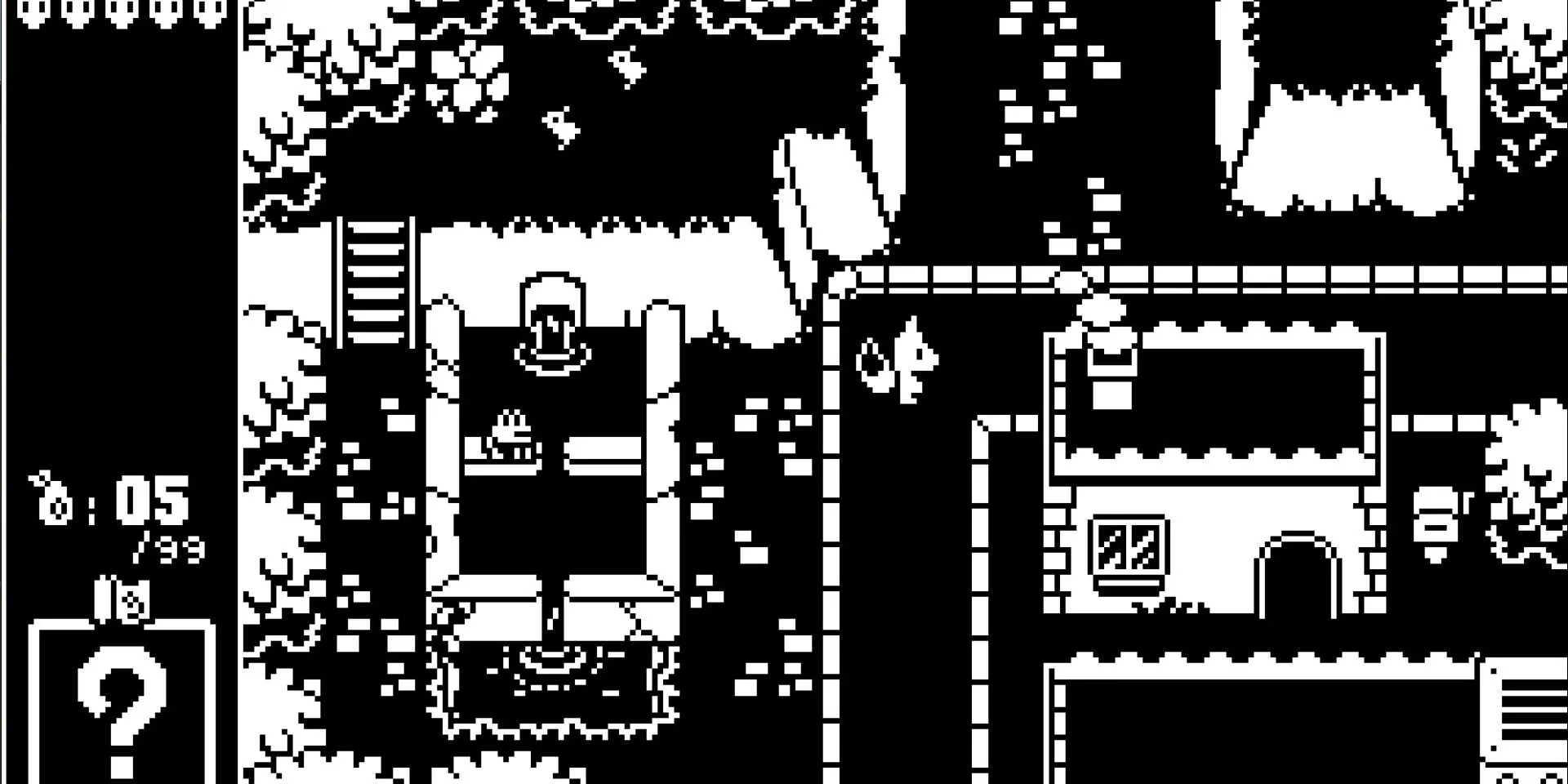 Ảnh chụp màn hình game Master Key với nhân vật đang khám phá một thị trấn pixel art đen trắng đông đúc