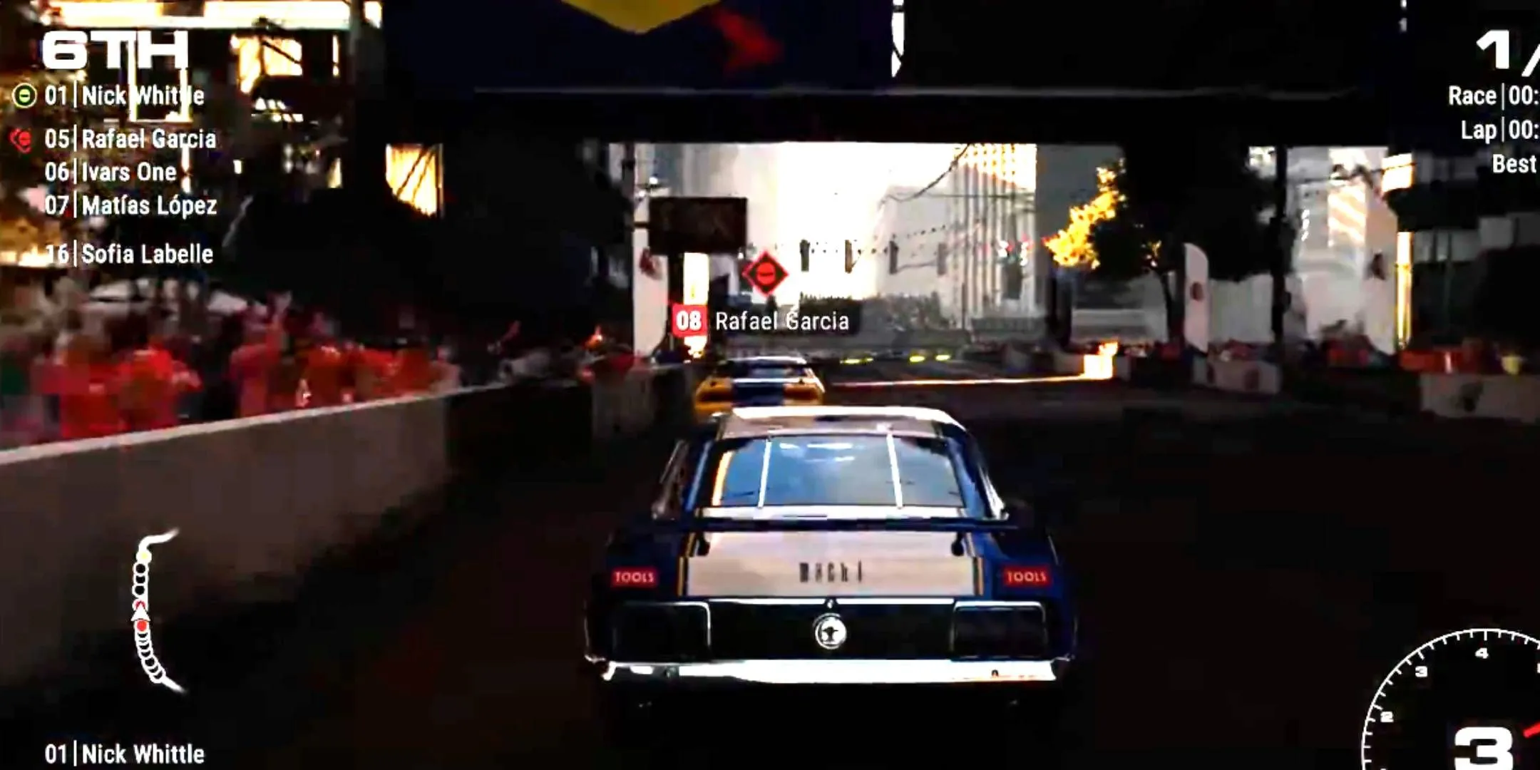 Dàn xe cơ bắp (muscle car) tranh tài trên đường đua kín trong game Grid 2019