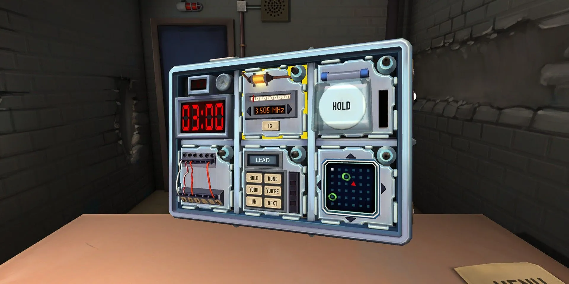 Giao diện người giải đố đang tương tác với quả bom trong game Keep Talking And Nobody Explodes