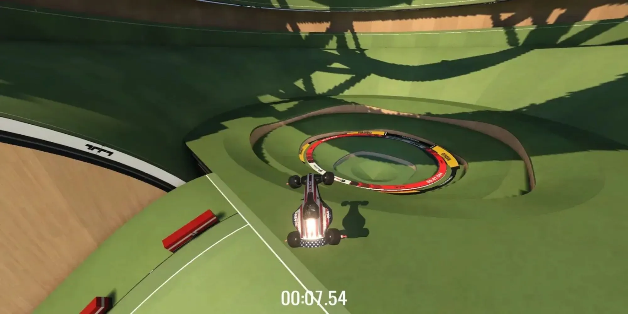 Một chiếc xe đua đang bay vút qua một cú nhảy lớn trên đường đua Trackmania đầy màu sắc và phức tạp