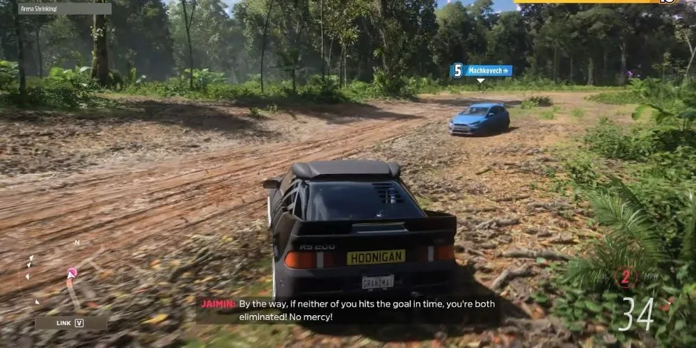 Một chiếc xe hơi trong chế độ đua Eliminator của Forza Horizon 5.
