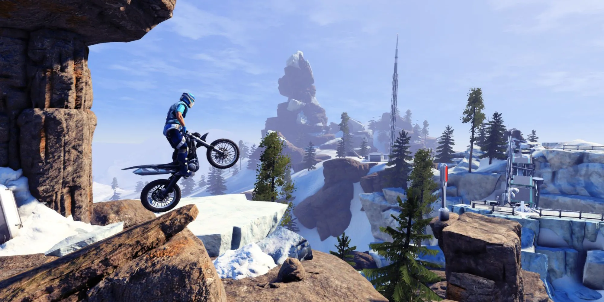 Một tay đua mô tô địa hình đang vượt qua chướng ngại vật phức tạp trong game Trials Fusion với góc nhìn 2.5D