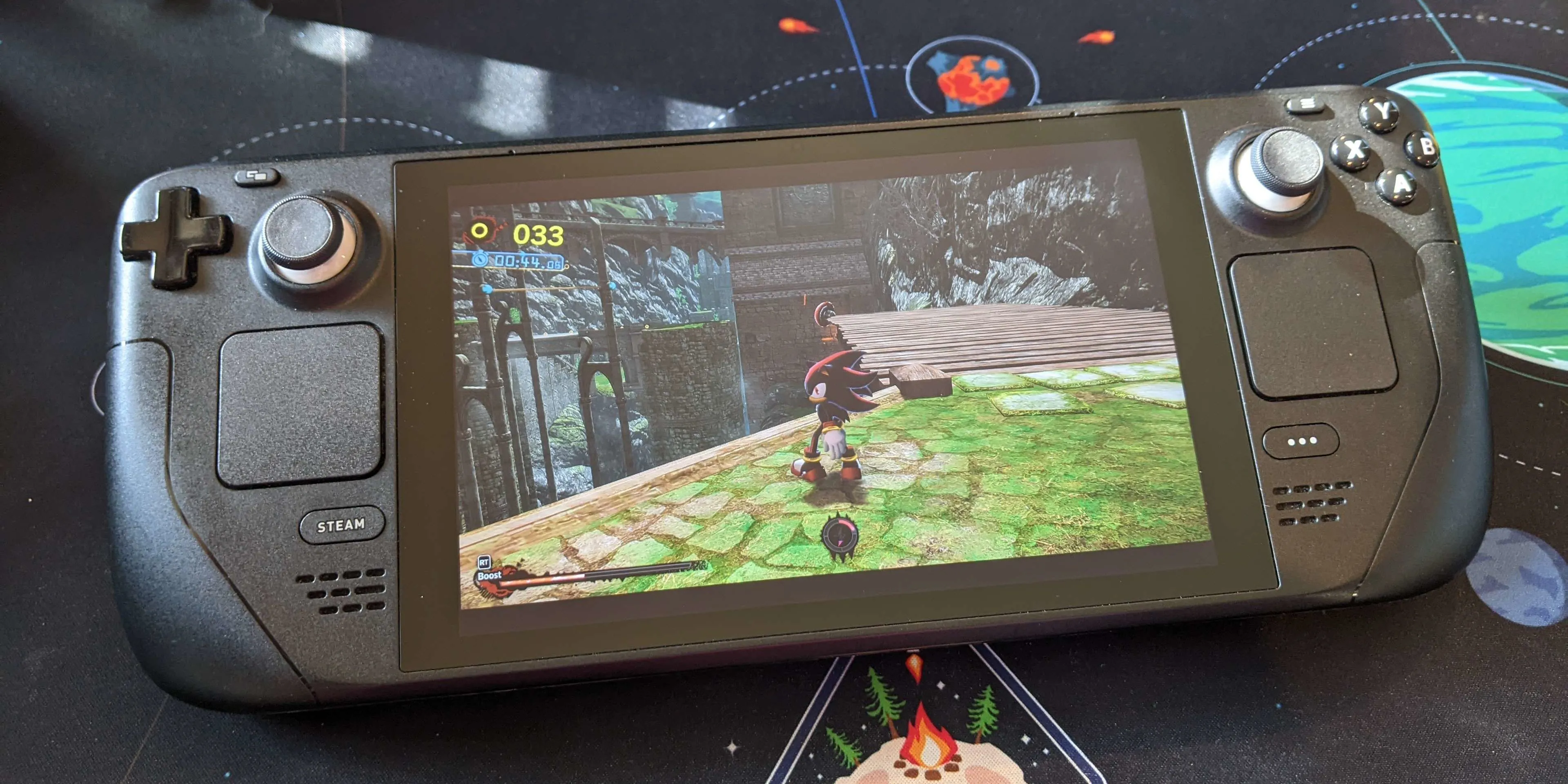 Nhân vật Shadow the Hedgehog chạy trong Sonic X Shadow Generations trên Steam Deck