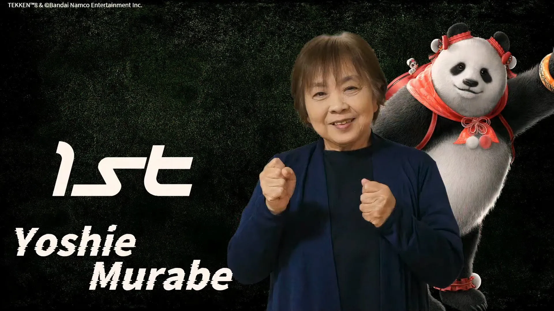 Bà Yoshie Murabe, người chiến thắng giải đấu Tekken 8 dành cho người cao tuổi, nhận cúp trong không khí ăn mừng tại Nhật Bản.