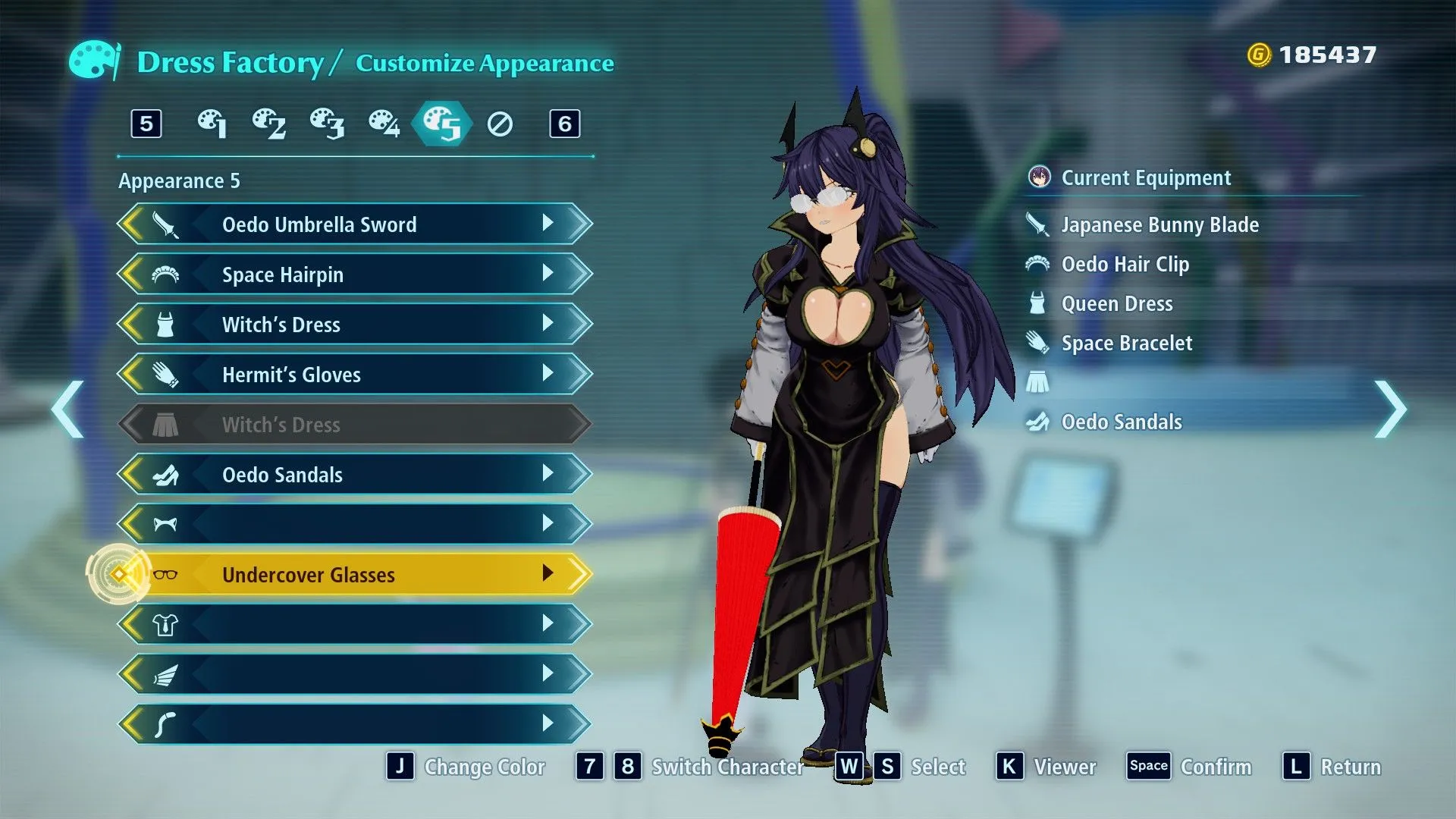 Homura thay đổi trang phục trong Dress Factory của Edens Zero, tùy biến diện mạo cho nhân vật.