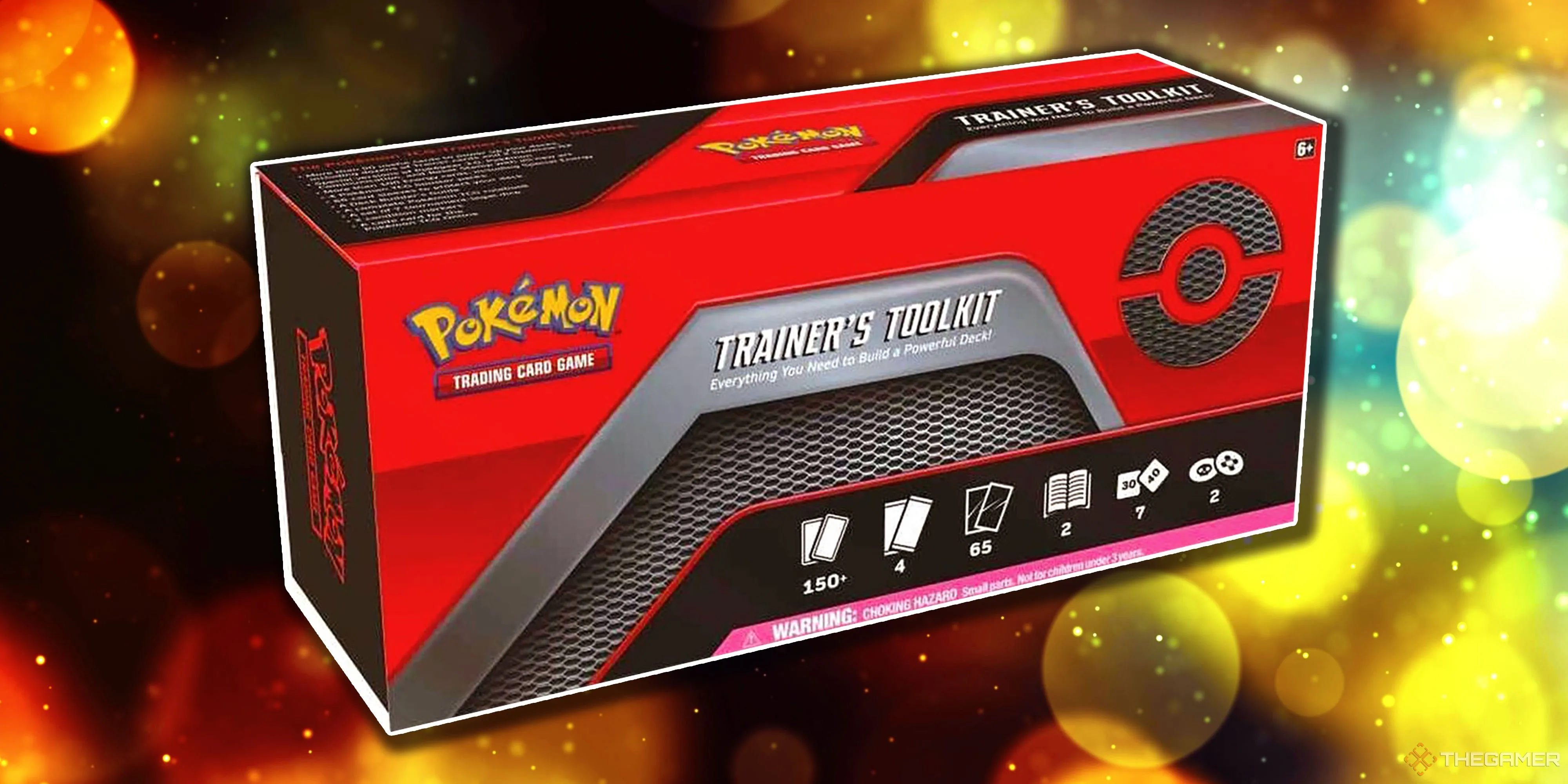Hộp Pokemon TCG Trainer’s Toolkit 2020 màu đỏ, phiên bản đầu tiên của dòng sản phẩm này, chứa các thẻ promo và gói booster độc đáo.