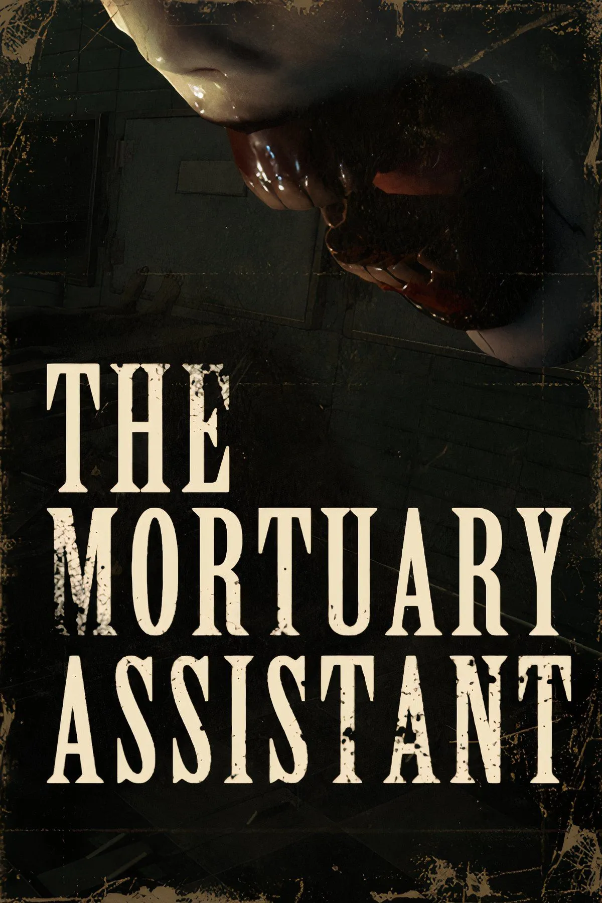 Nhân vật chính trong The Mortuary Assistant đang thực hiện công việc xử lý thi thể, khung cảnh rùng rợn và gây cấn của game kinh dị.