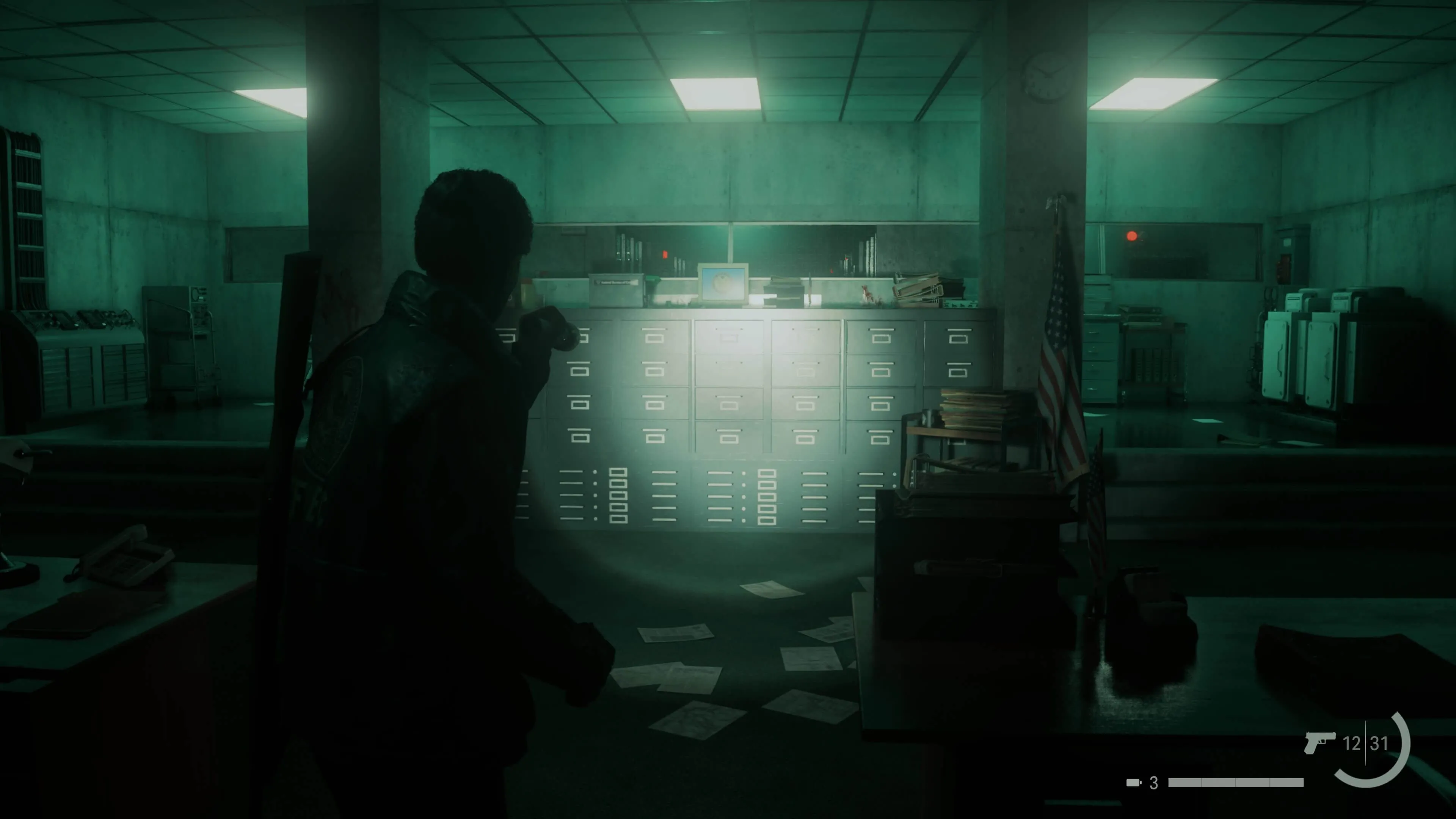 Cận cảnh một máy tính bị khóa trong trung tâm điều khiển hồ nước ở Alan Wake 2 và Control