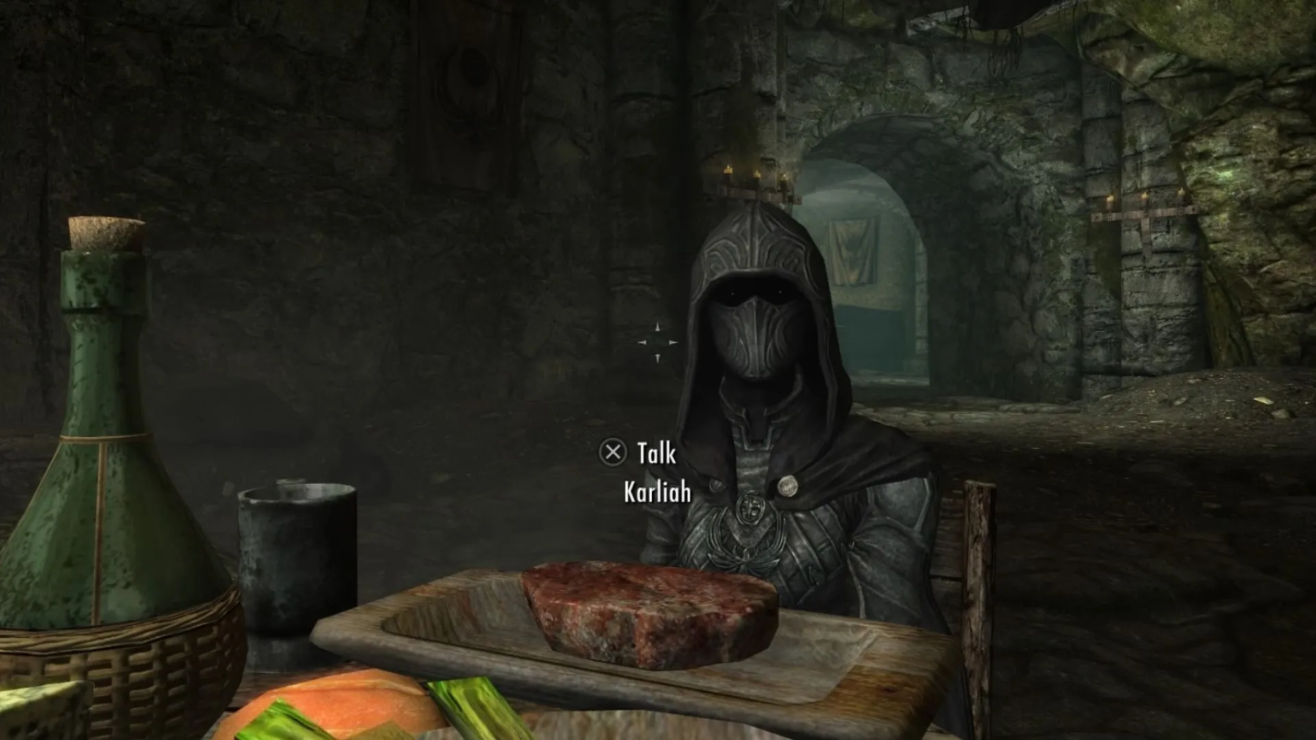 Karliah, thành viên Nightingale và chuyên gia trộm cắp, bắn cung trong Skyrim