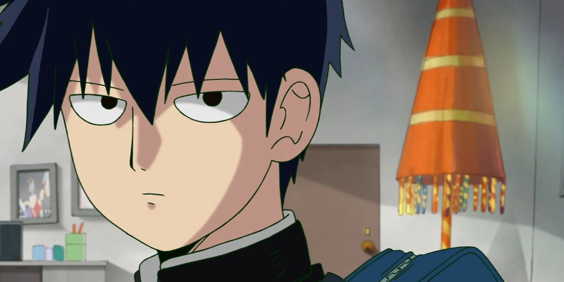 Ritsu tấn công Shigeo Kageyama trong khi Mob từ chối đánh trả ở Mob Psycho 100